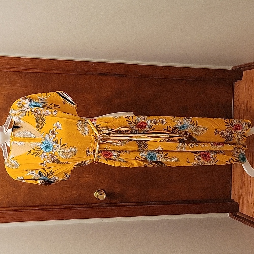Lane Bryant Womens Jumpsuit Yellow Floral Tie Waist V Neck in Size 16